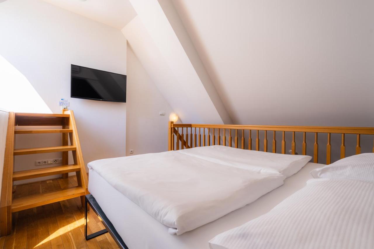 EA ApartHotel Melantrich Praga Esterno foto