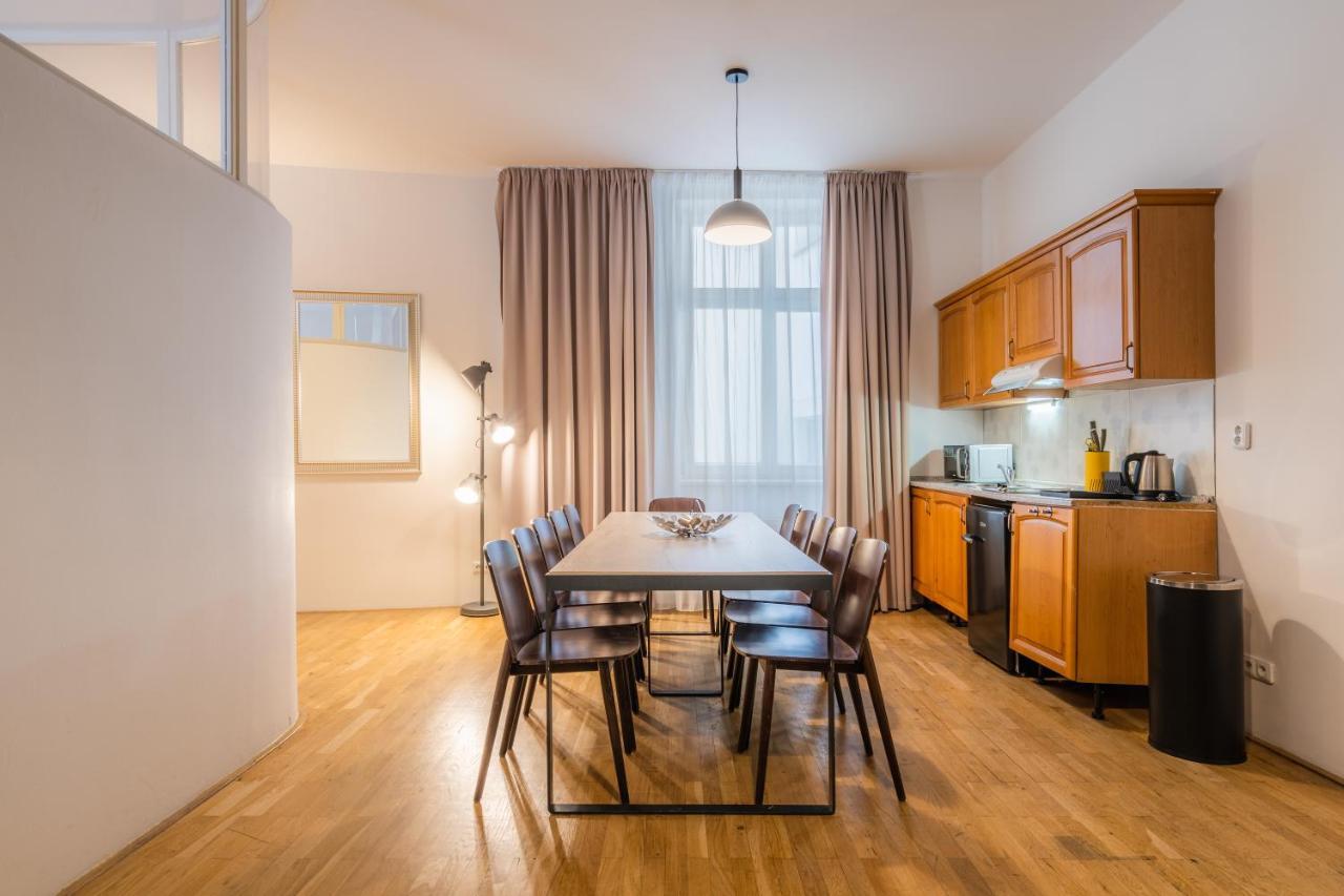 EA ApartHotel Melantrich Praga Esterno foto