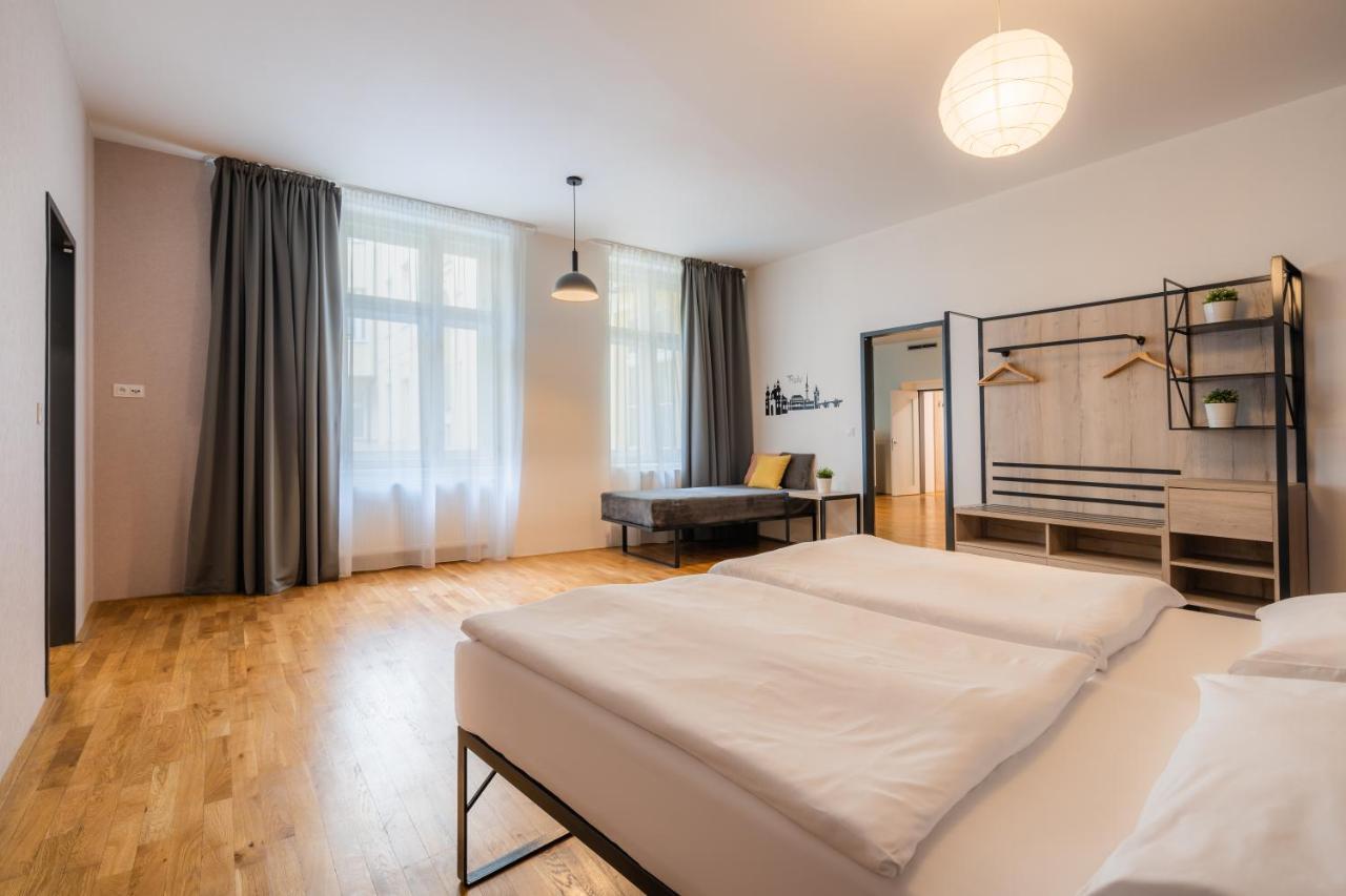 EA ApartHotel Melantrich Praga Esterno foto